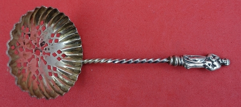 Sugar Sifter Birmingham 1896 W. D. = William Devenport 3 3/4